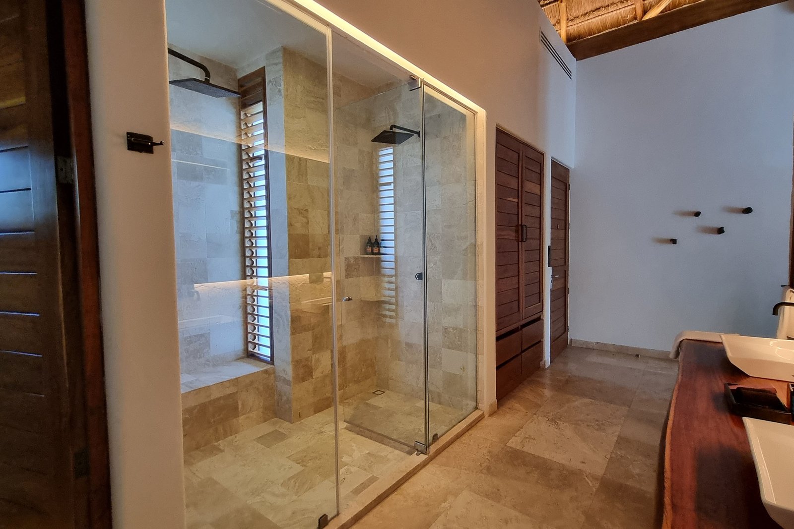 Copia-de-OceanfrontPalapa-1_11zon-scaled (1).webp_0005_20250206_133623 (1)