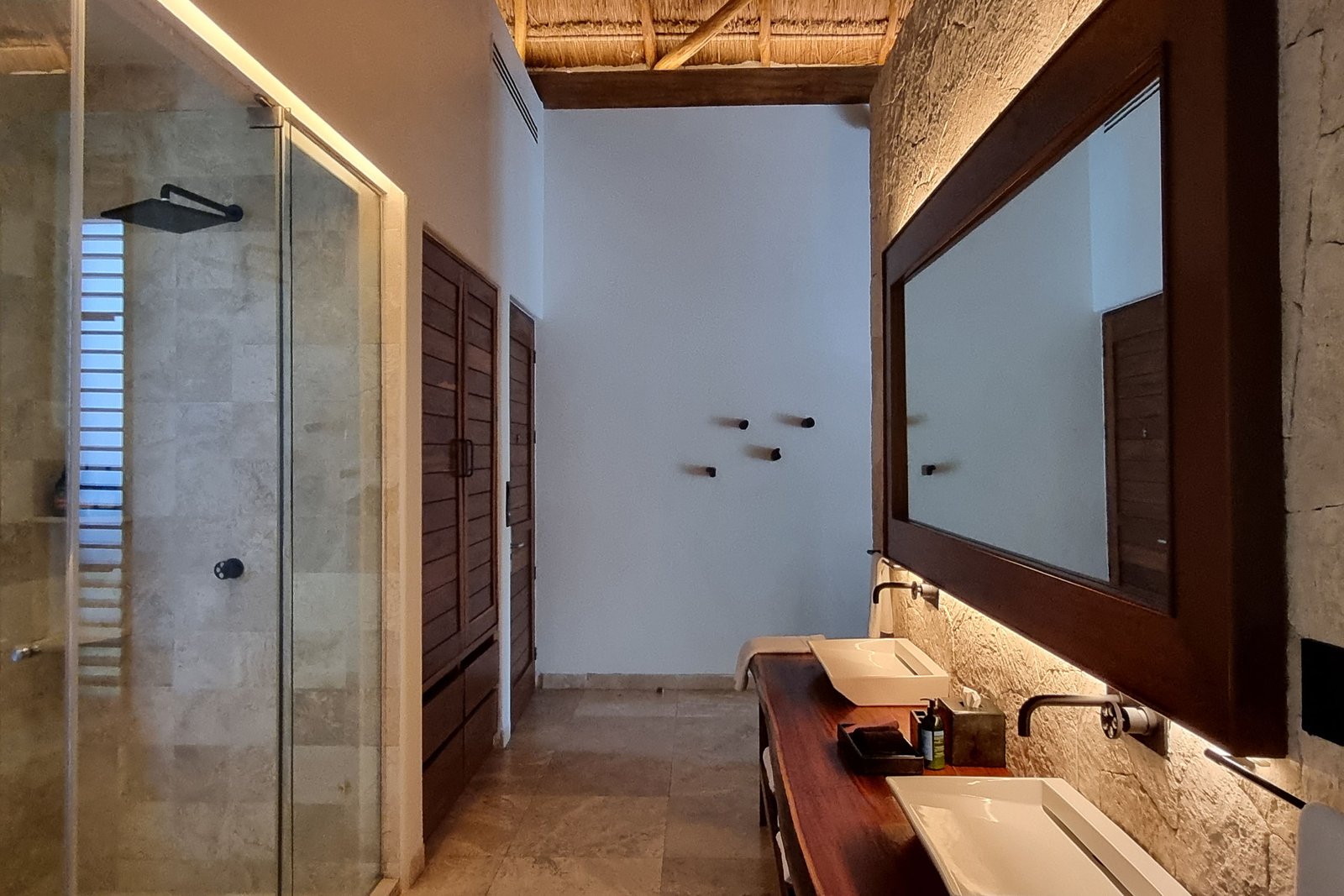 Copia-de-OceanfrontPalapa-1_11zon-scaled (1).webp_0004_20250206_133613 (1)