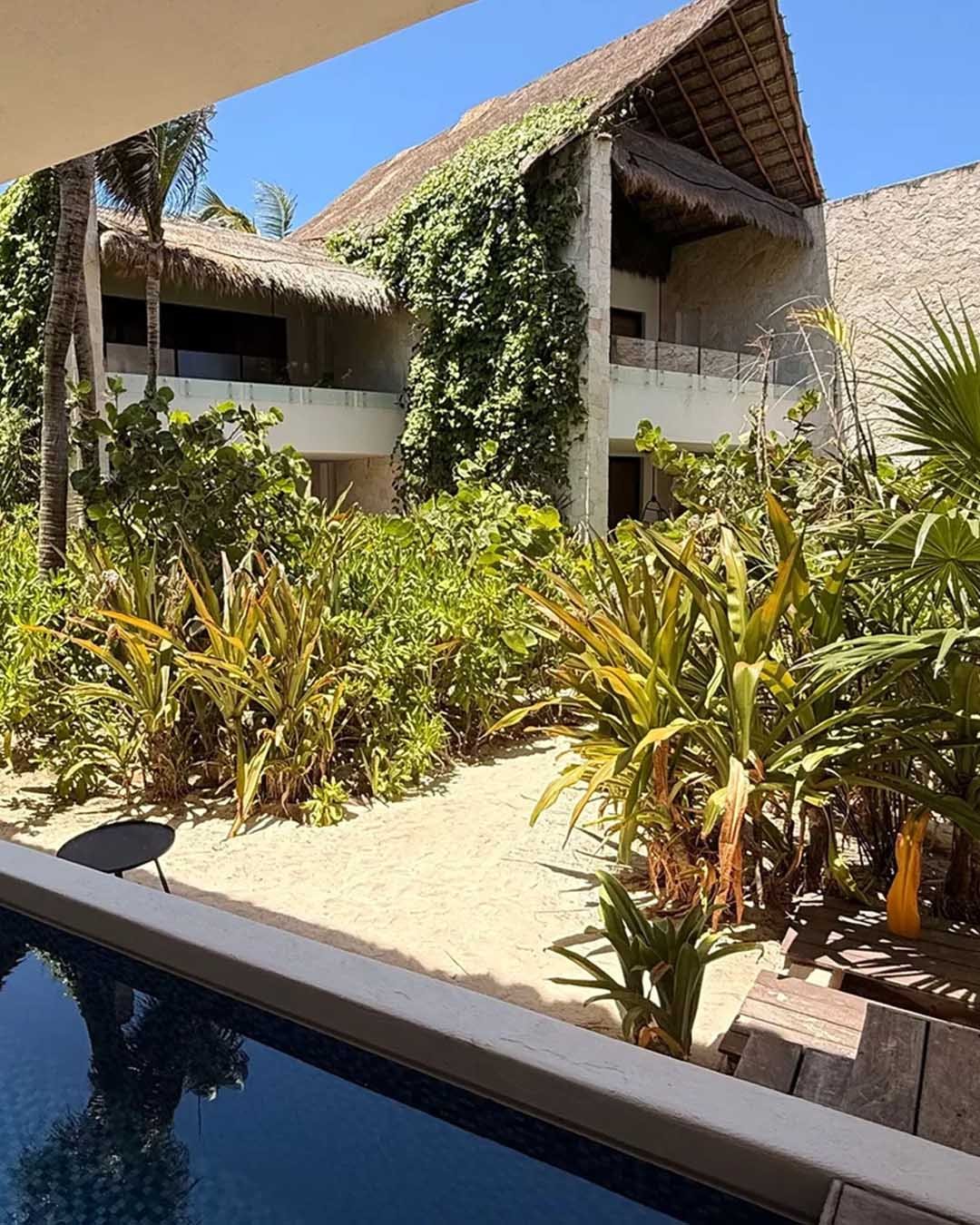 Galeria_0015_1309644_0002_Copia-de-OceanfrontPalapa-1_11zon-scaled-1.webp_0001_11zon_IMG_7461