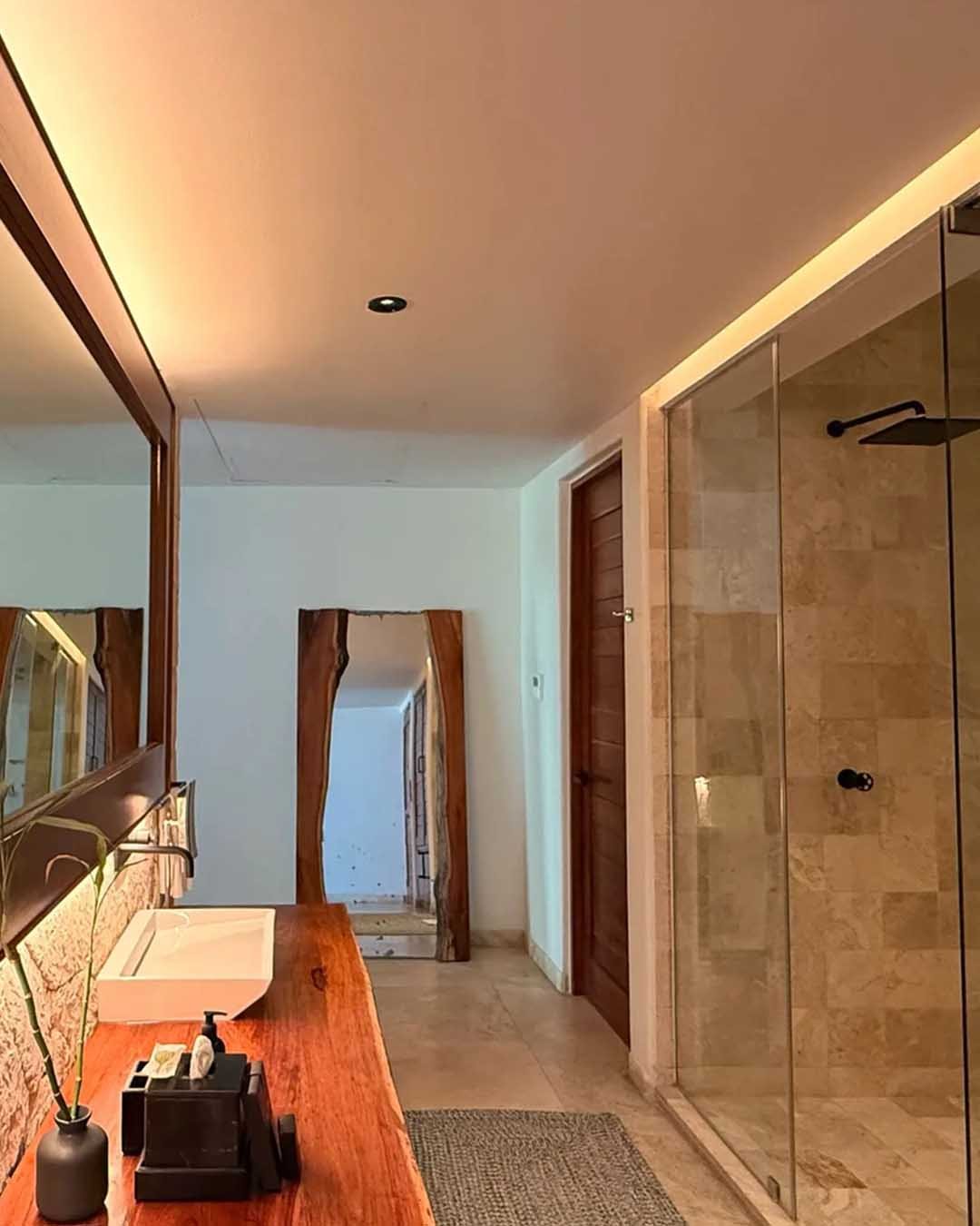 Galeria_0015_1309644_0003_Copia-de-OceanfrontPalapa-1_11zon-scaled-1.webp_0004_11zon_IMG_7446