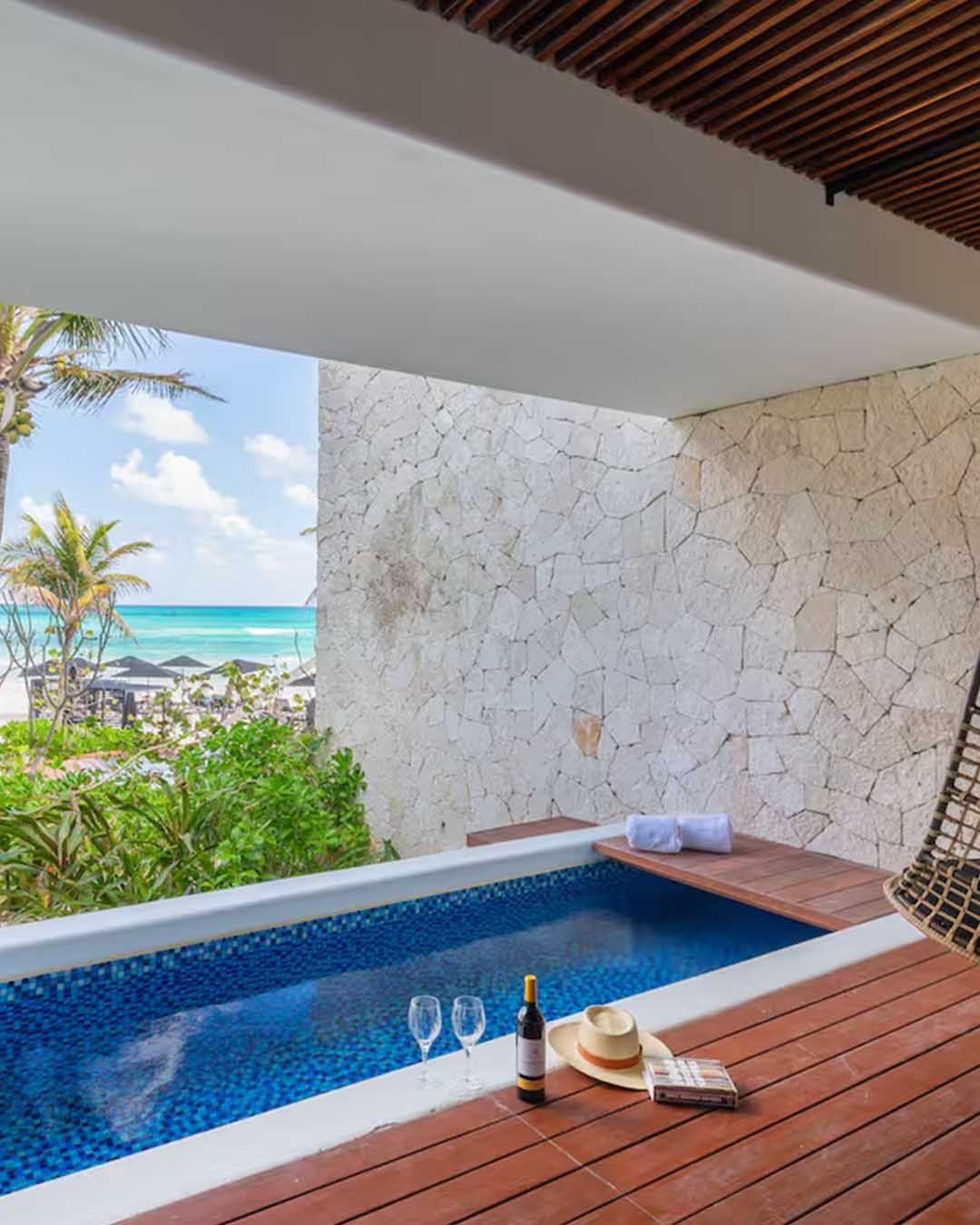 Galeria_0015_1309644_0007_Copia-de-OceanfrontPalapa-1_11zon-scaled-1_0000_abad2c04 (1)